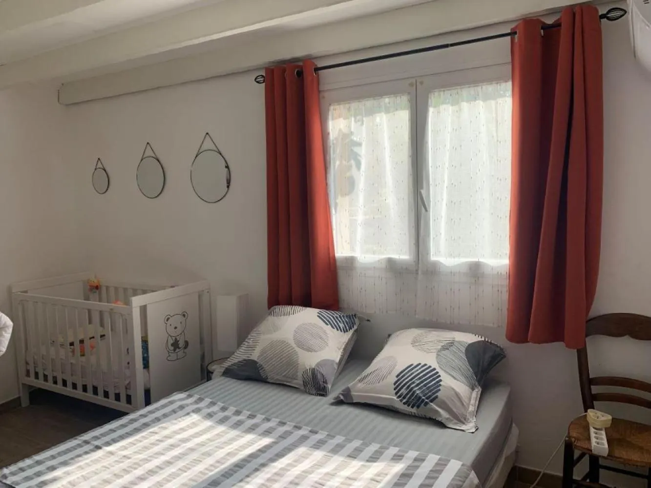 Prox Saint-Tropez - Maison 3 Chambres- 3 Km Mer Grimaud 0*,  France
